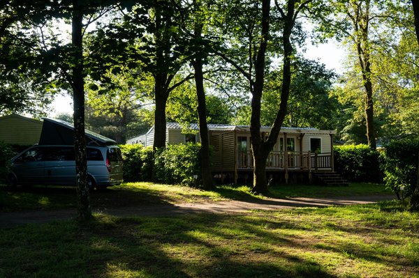 Comment préparer un séjour en camping nudiste ?