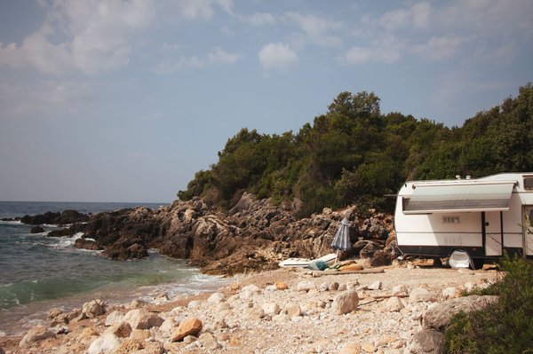 Notre sélection des meilleurs campings naturistes de France avec espace bien-être