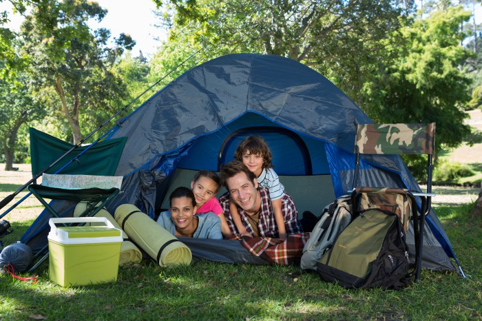 famille en camping